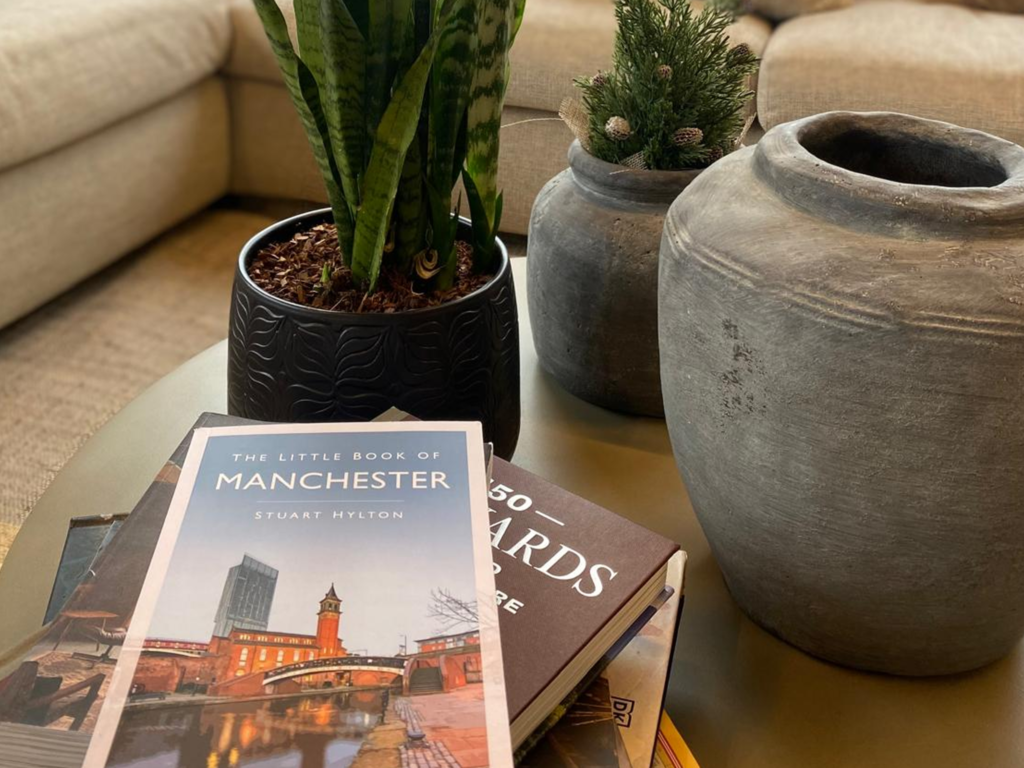 The Little Book of Manchester Stuart Hylton